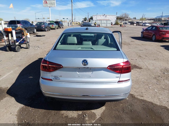 1VWBT7A38HC051903 Volkswagen Passat 1.8t Se
