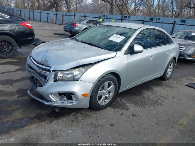 Chevrolet Cruze 1lt Auto 2015 1G1PC5SB0F7167453 Image 2