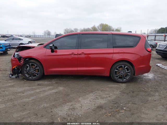 Auction sale of the 2026 Chrysler Pacifica Select, vin: 2C4RC1BGXTR164011, lot number: 44563931