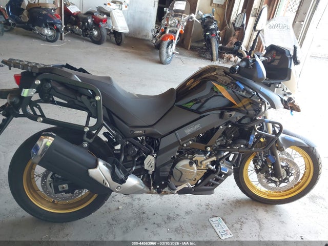 JS1C733BXS7100330 Suzuki DL650