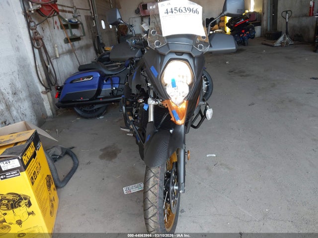JS1C733BXS7100330 Suzuki DL650