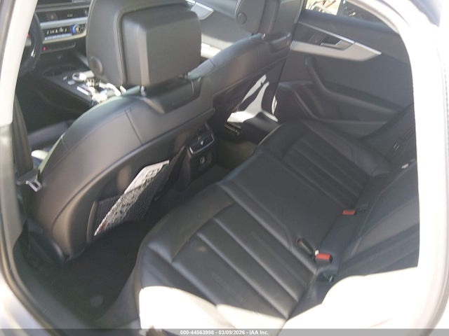 44563998 :رقم المزاد ، WAUENAF49JN012236 vin ، 2018 Audi A4 2.0t Premium/2.0t Tech Premium مزاد بيع