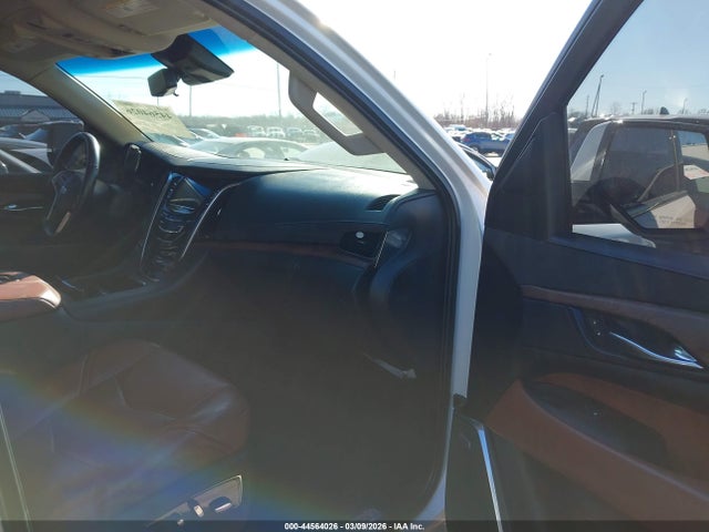 Продажа на аукционе авто 2019 Cadillac Escalade Premium Luxury, vin: 1GYS4CKJ3KR232234, номер лота: 44564026