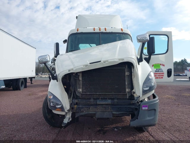 Aukcja sprzedaży 2015 Freightliner Cascadia 125, vin: 3AKBGDDV6FDGG9088, numer aukcji: 44564124