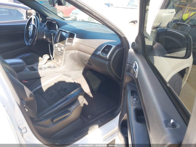 44564131 :رقم المزاد ، 1C4RJEAG7HC819840 vin ، 2017 Jeep Grand Cherokee Altitude 4x2 مزاد بيع