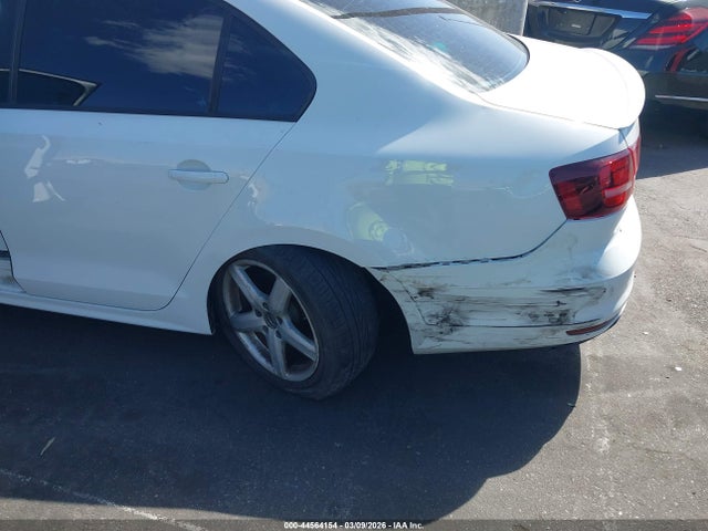 3VW267AJ2GM382236 Volkswagen Jetta 1.4t S