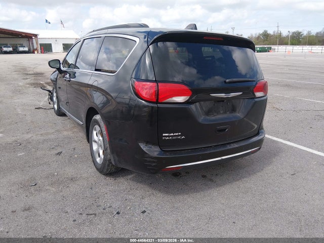 2017 CHRYSLER PACIFICA 2C4RC1BG3HR846851 Photo 2