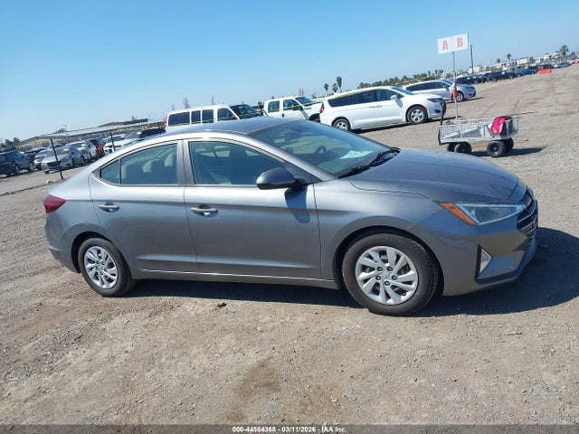 Hyundai ELANTRA SE 2019 5NPD74LF1KH488997 Image 18