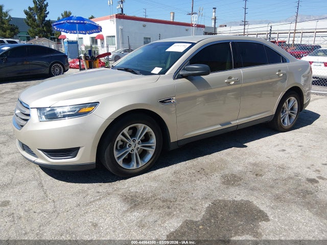 Ford TAURUS SE 2018 1FAHP2D8XJG134037 Image 2