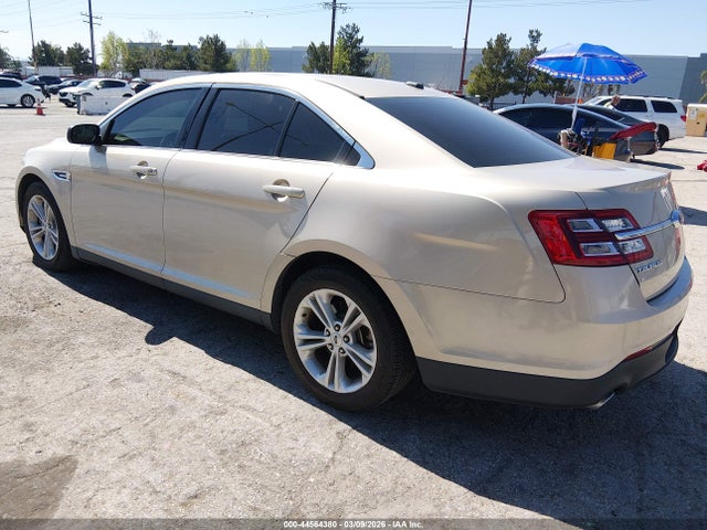 Ford TAURUS SE 2018 1FAHP2D8XJG134037 Image 3