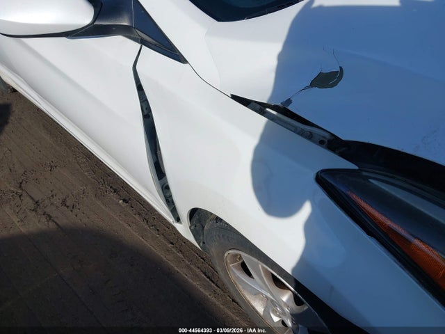 Hyundai ELANTRA SE 2015 5NPDH4AE4FH597970 Image 19
