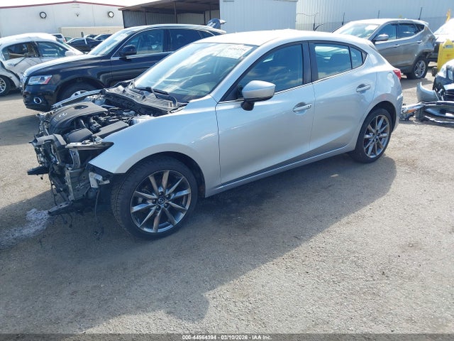 3MZBN1L37JM178974 Mazda Mazda3 Touring