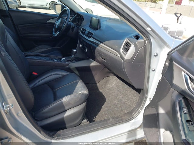 3MZBN1L37JM178974 Mazda Mazda3 Touring