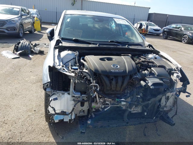 3MZBN1L37JM178974 Mazda Mazda3 Touring