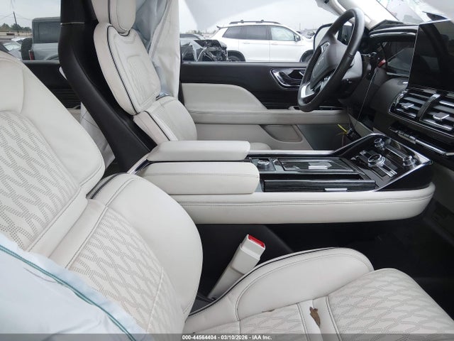 5LMJJ3TG1PEL16296 Lincoln Navigator Black Label L