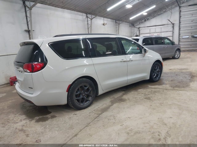 Продажа на аукционе авто 2020 Chrysler Pacifica Limited, vin: 2C4RC1GG2LR217048, номер лота: 44564418
