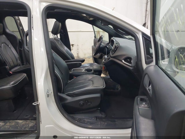 Продажа на аукционе авто 2020 Chrysler Pacifica Limited, vin: 2C4RC1GG2LR217048, номер лота: 44564418