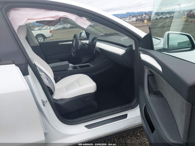 2025 TESLA MODEL Y 7SAYGDEF9SF263324 Photo 4
