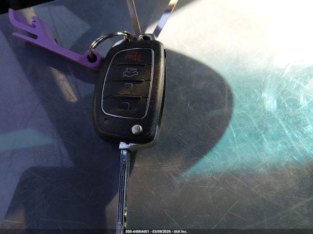 44564451 :رقم المزاد ، 5NPE24AFXHH555465 vin ، 2017 Hyundai Sonata Se مزاد بيع