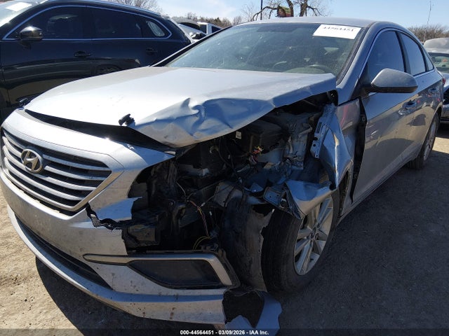 44564451 :رقم المزاد ، 5NPE24AFXHH555465 vin ، 2017 Hyundai Sonata Se مزاد بيع