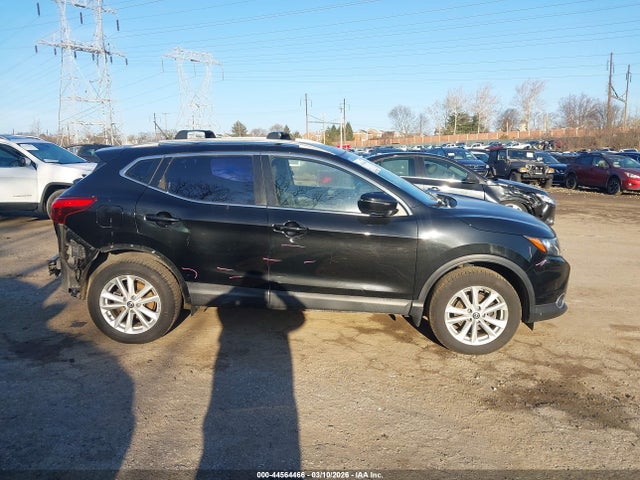 JN1BJ1CR0KW335039 Nissan Rogue Sport Sv