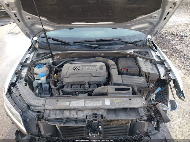 2017 Volkswagen Passat 1.8t Sel Premium მანქანა იყიდება აუქციონზე, vin: 1VWCT7A38HC037469, აუქციონის ნომერი: 44564477