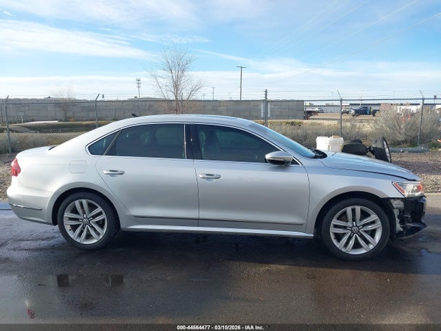 2017 Volkswagen Passat 1.8t Sel Premium მანქანა იყიდება აუქციონზე, vin: 1VWCT7A38HC037469, აუქციონის ნომერი: 44564477