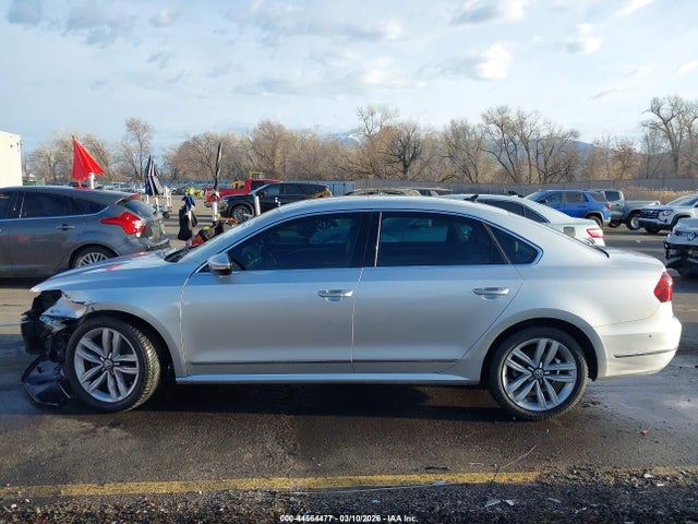 2017 Volkswagen Passat 1.8t Sel Premium მანქანა იყიდება აუქციონზე, vin: 1VWCT7A38HC037469, აუქციონის ნომერი: 44564477