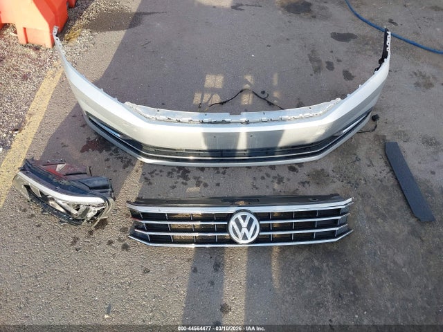 2017 Volkswagen Passat 1.8t Sel Premium მანქანა იყიდება აუქციონზე, vin: 1VWCT7A38HC037469, აუქციონის ნომერი: 44564477