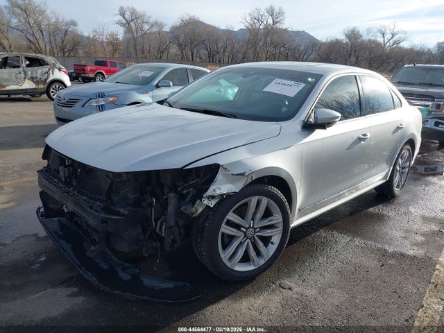 2017 Volkswagen Passat 1.8t Sel Premium მანქანა იყიდება აუქციონზე, vin: 1VWCT7A38HC037469, აუქციონის ნომერი: 44564477