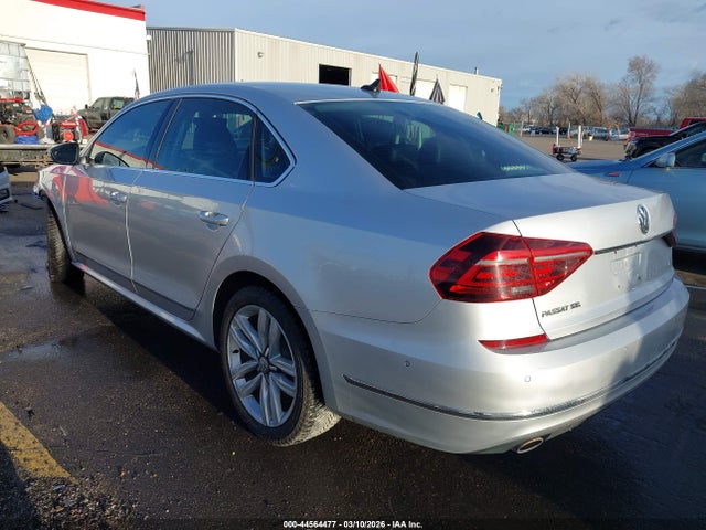 2017 Volkswagen Passat 1.8t Sel Premium მანქანა იყიდება აუქციონზე, vin: 1VWCT7A38HC037469, აუქციონის ნომერი: 44564477