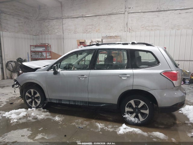 2018 Subaru Forester 2.5i მანქანა იყიდება აუქციონზე, vin: JF2SJABC9JH569341, აუქციონის ნომერი: 44564485