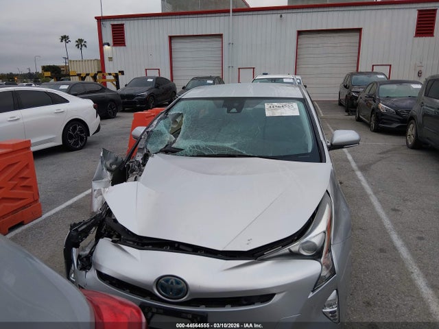 Toyota Prius Three Touring 2018 JTDKARFU0J3549069 Image 12
