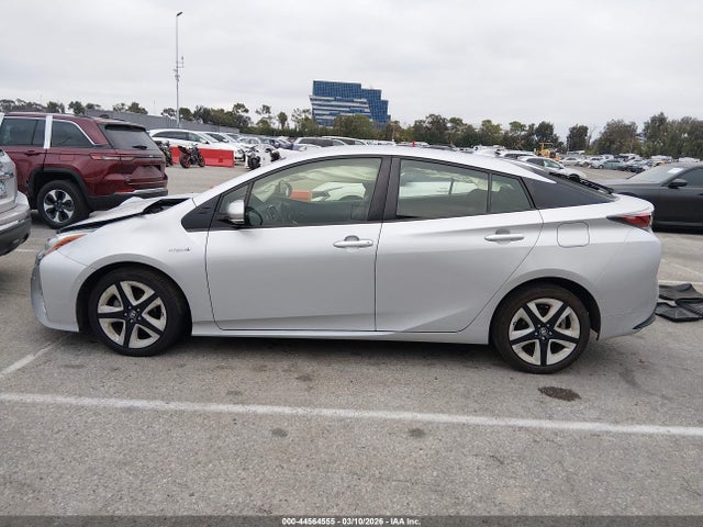 Toyota Prius Three Touring 2018 JTDKARFU0J3549069 Image 14