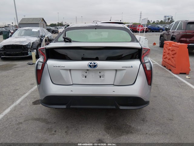 Toyota Prius Three Touring 2018 JTDKARFU0J3549069 Image 16