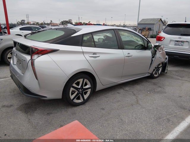 Toyota Prius Three Touring 2018 JTDKARFU0J3549069 Image 4