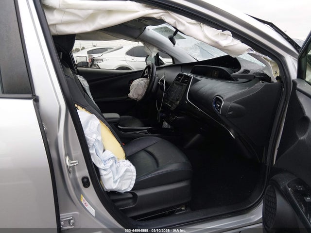 Toyota Prius Three Touring 2018 JTDKARFU0J3549069 Image 5