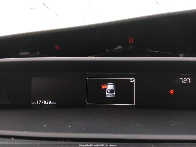 Toyota Prius Three Touring 2018 JTDKARFU0J3549069 Image 7