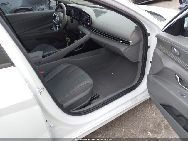 2022 HYUNDAI ELANTRA 5NPLS4AG9NH071122 Photo 4