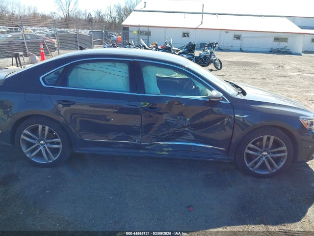 1VWDT7A39HC042698 Volkswagen Passat 1.8t R-line
