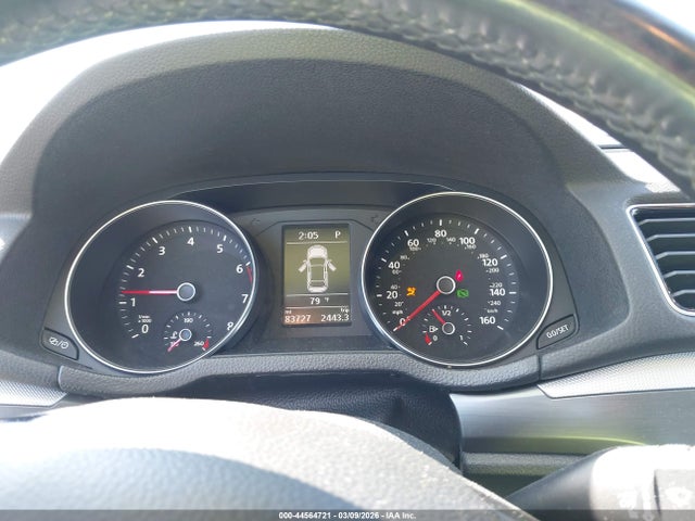 1VWDT7A39HC042698 Volkswagen Passat 1.8t R-line