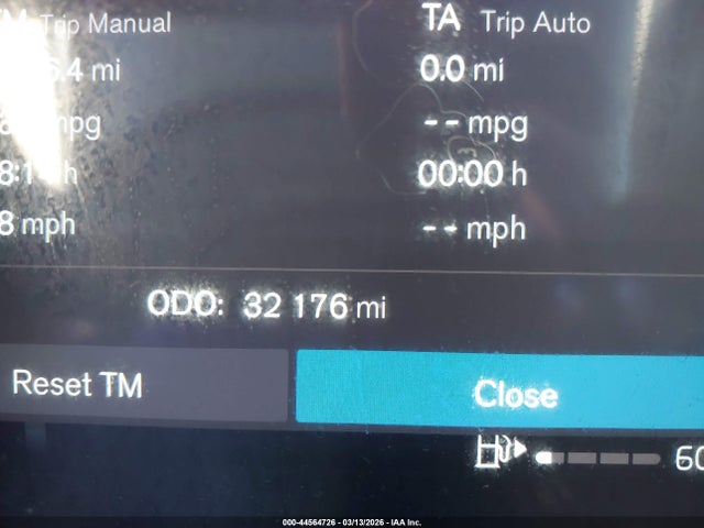 7JRL12FK9RG323001 Volvo S60 B5 Core Dark Theme