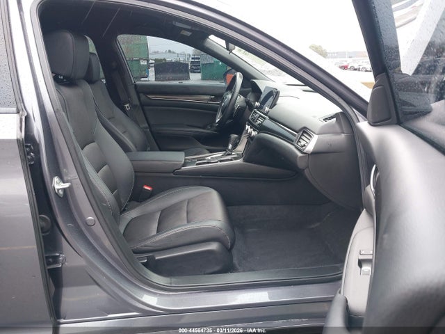 1HGCV1F33KA147207 Honda Accord Sport