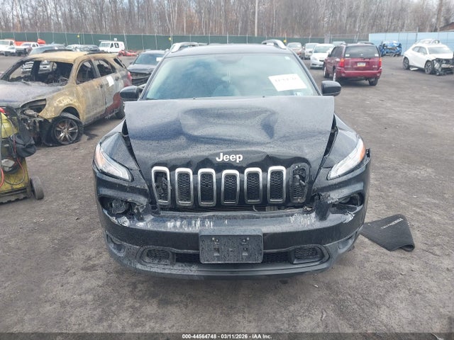 44564748 :رقم المزاد ، 1C4PJLCB2HW668305 vin ، 2017 Jeep Cherokee Latitude Fwd مزاد بيع