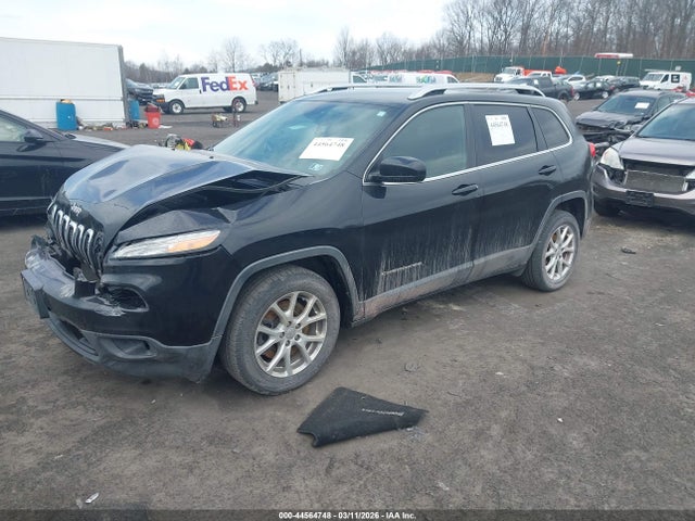 44564748 :رقم المزاد ، 1C4PJLCB2HW668305 vin ، 2017 Jeep Cherokee Latitude Fwd مزاد بيع