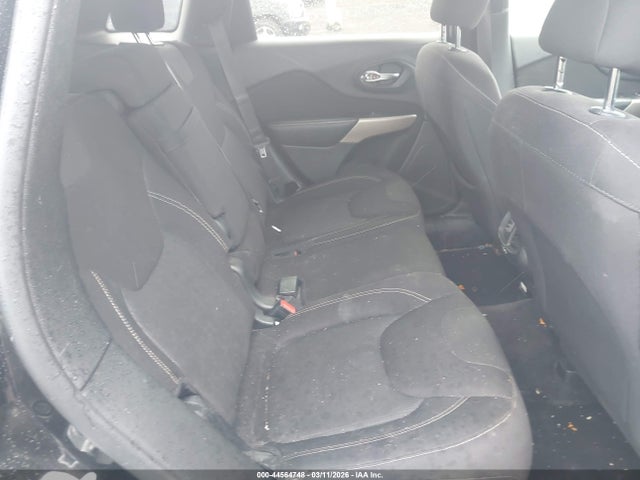 44564748 :رقم المزاد ، 1C4PJLCB2HW668305 vin ، 2017 Jeep Cherokee Latitude Fwd مزاد بيع