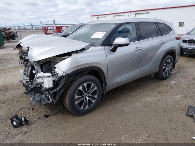 Toyota Highlander Xle 2021 5TDGZRBH2MS551769 Image 2
