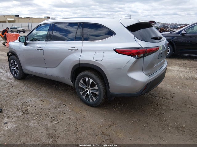 Toyota Highlander Xle 2021 5TDGZRBH2MS551769 Image 3