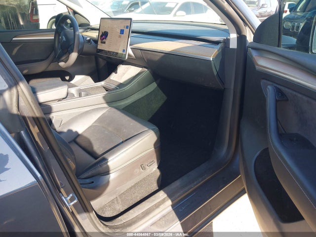 2023 TESLA MODEL Y 7SAYGDEF1PF701213 Photo 4