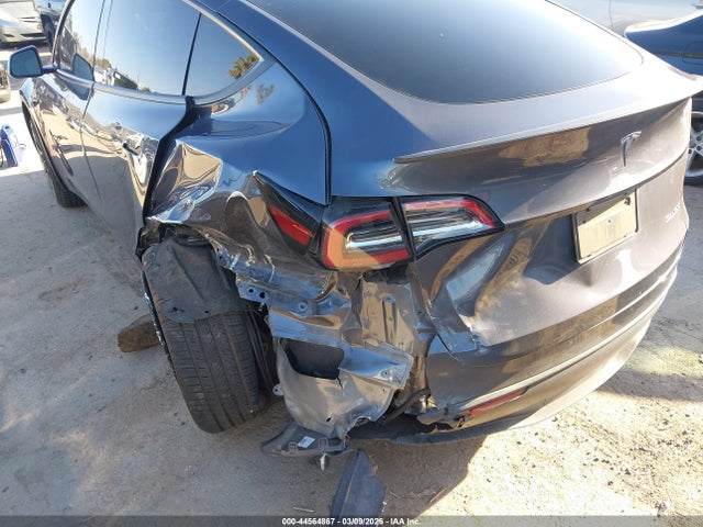 2023 TESLA MODEL Y 7SAYGDEF1PF701213 Photo 5